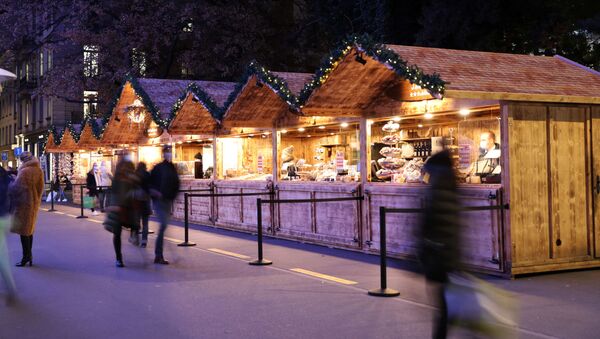 Рождественские палатки  в центре Цюриха все-таки установили и разделили турникетам - Sputnik Абхазия