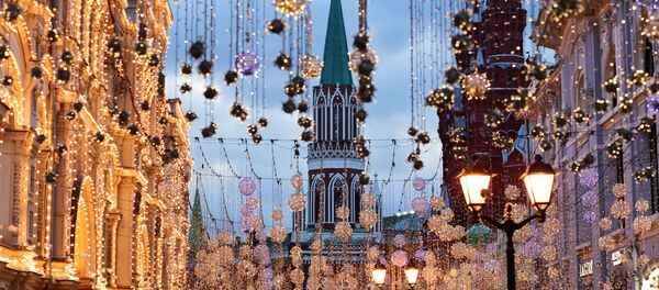 Иллюминация на Никольской улице в Москве Иллюминация на Никольской улице в Москве - Sputnik Абхазия