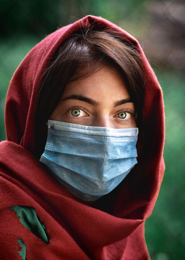 Снимок Afghan Girl in 2020 венгерского фотографа Akos Dutka, ставший финалистом конкурса Agora's #BestPhotoOf2020 Award - Sputnik Абхазия