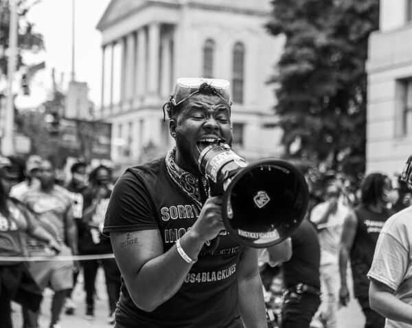 Снимок Atlanta Protest американского фотографа Zek Harris, ставший финалистом конкурса Agora's #BestPhotoOf2020 Award - Sputnik Абхазия