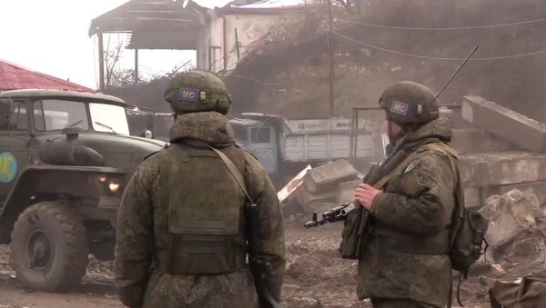 Российские миротворцы следят за безопасностью в Лачинском коридоре - Sputnik Абхазия