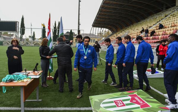 Награждение призеров Чемпионата Абхазии по футболу  - Sputnik Абхазия