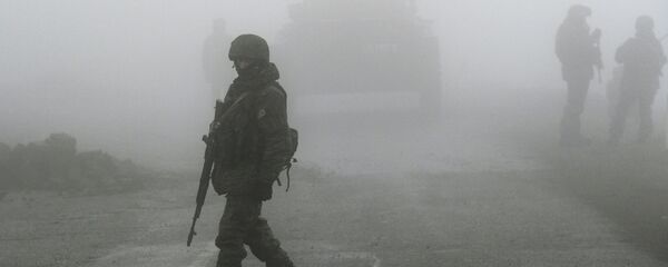 Нагорный Карабах. Российские миротворцы обеспечивают безопасность движения - Sputnik Абхазия