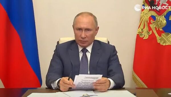 Путин поручил начать вакцинацию от COVID 19 - Sputnik Абхазия