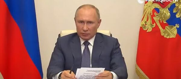 Путин поручил начать вакцинацию от COVID 19 Путин поручил начать вакцинацию от COVID 19 - Sputnik Абхазия