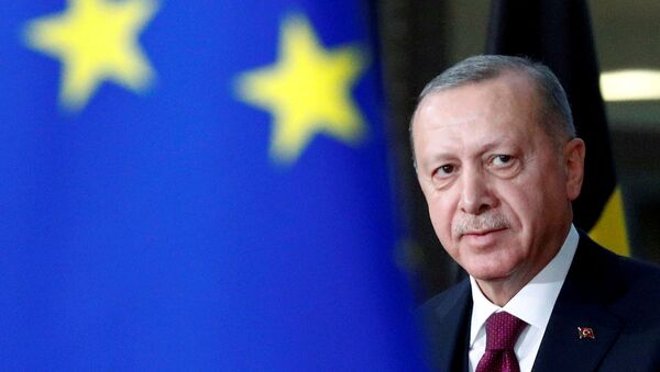 Президент Турции Тайип Эрдоган прибывает на встречу с президентом Совета ЕС Шарлем Мишелем в Брюссель, Бельгия, 9 марта 2020 г - Sputnik Аҧсны