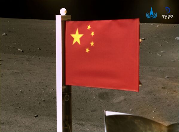 Государственный флаг Китая установлен на Луне - Sputnik Абхазия