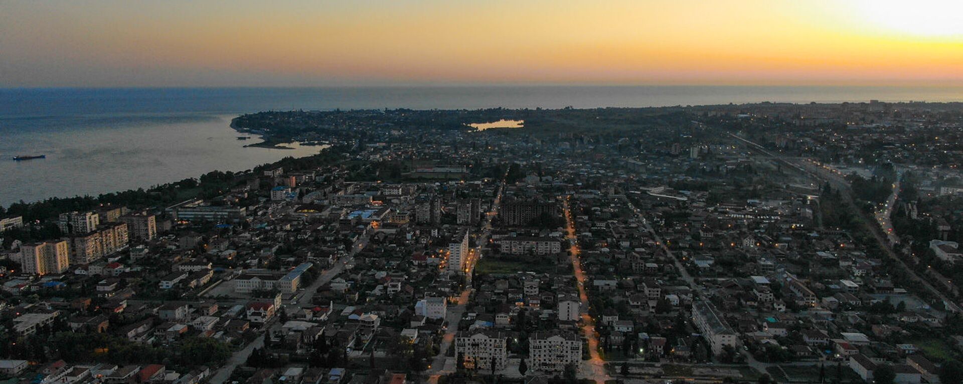 Вид на Сухум с птичьего полета  - Sputnik Абхазия, 1920, 28.10.2025