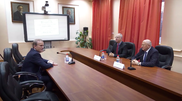 Киев сдался? Российскую вакцину “Спутник V” могут начать производить на Украине Киев сдался? Российскую вакцину “Спутник V” могут начать производить на Украине - Sputnik Абхазия