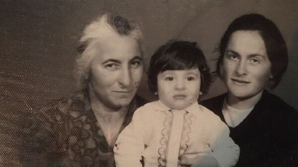 Погибшие в Латской трагедии Нателла Кобахия-Хашба с сыном и матерью - Sputnik Аҧсны