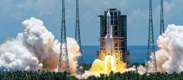 Запуск ракеты-носителя Чанчжэн-5 с первым зондом по исследованию Марса Тяньвэнь-1 с космодрома Вэньчан на острове Хайнань Запуск ракеты-носителя Чанчжэн-5 с первым зондом по исследованию Марса Тяньвэнь-1 с космодрома Вэньчан на острове Хайнань - Sputnik Абхазия