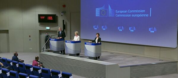 Развод закончен. Британия и ЕС подписали торговую сделку по Брексит Развод закончен. Британия и ЕС подписали торговую сделку по Брексит - Sputnik Абхазия