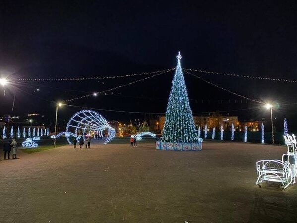 Новогодняя атмосфера в Гаграх  - Sputnik Абхазия