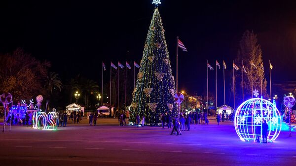 Новогодняя атмосфера в Сухуме  - Sputnik Абхазия