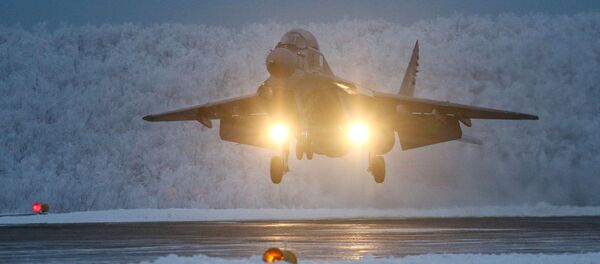 Тренировочные полеты авиагруппы ТАВКР Адмирал Кузнецов Тренировочные полеты авиагруппы ТАВКР Адмирал Кузнецов - Sputnik Абхазия