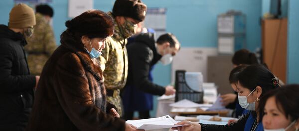 Досрочные выборы президента Киргизии Досрочные выборы президента Киргизии - Sputnik Абхазия