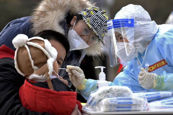 Тестирование на коронавирус в Китае - Sputnik Абхазия