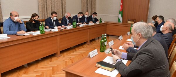Совещание руководителя администрации президента по эпидситуации и энергетике Совещание руководителя администрации президента по эпидситуации и энергетике - Sputnik Аҧсны