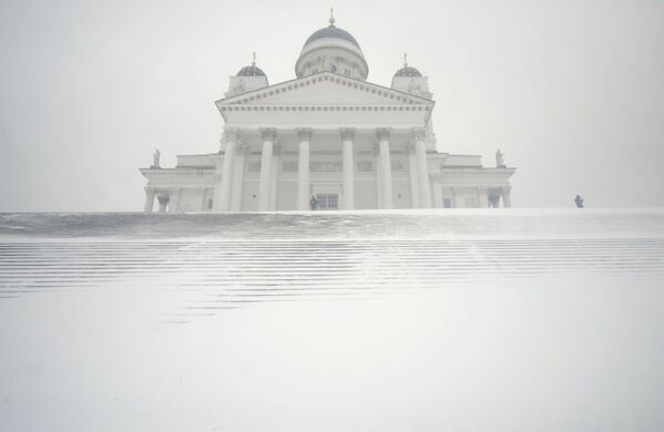 Кафедральный собор Хельсинки во время снежной бури. - Sputnik Абхазия