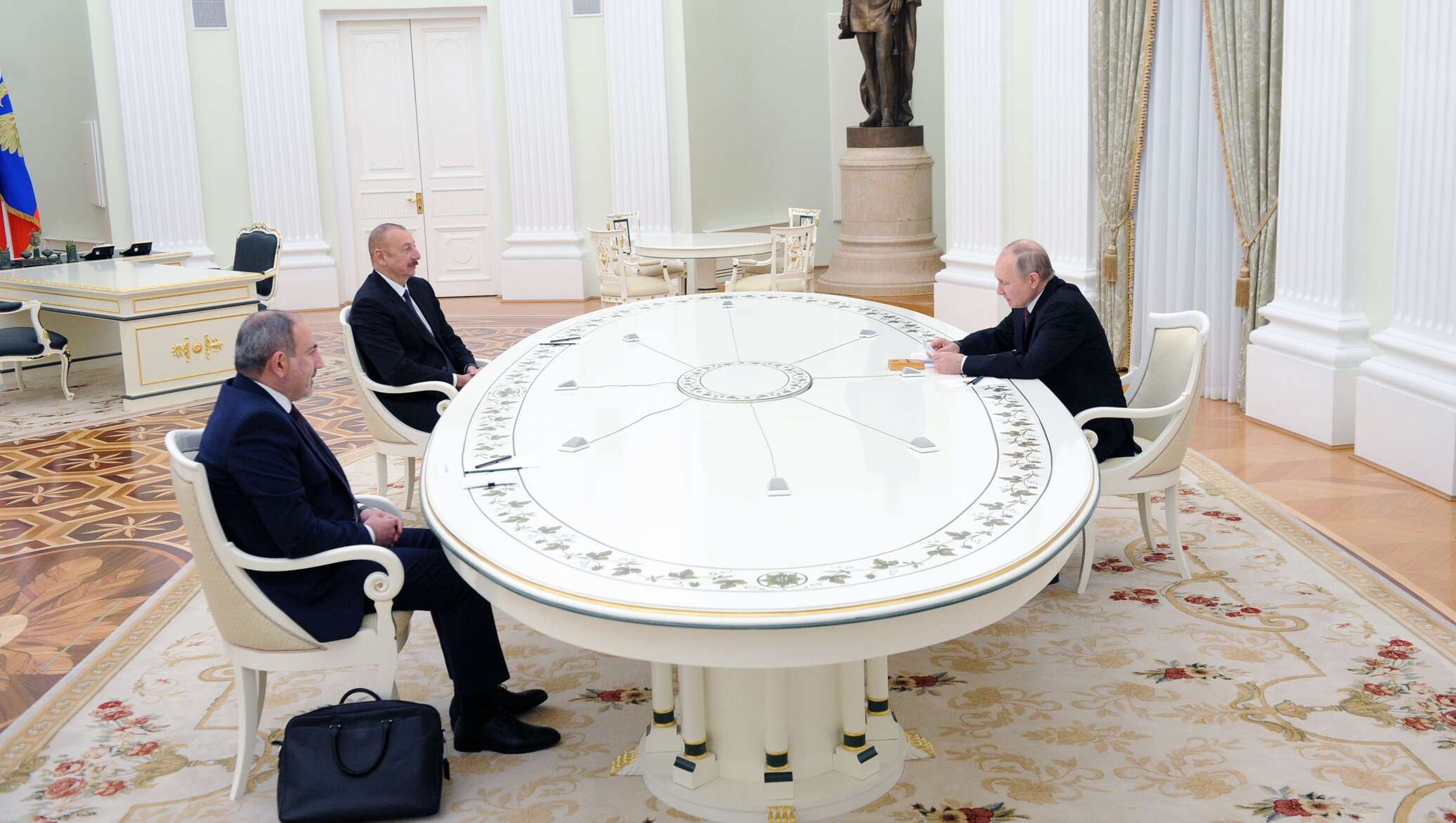 Трехсторонние переговоры. Встреча Путина Алиева и Пашиняна 2021.