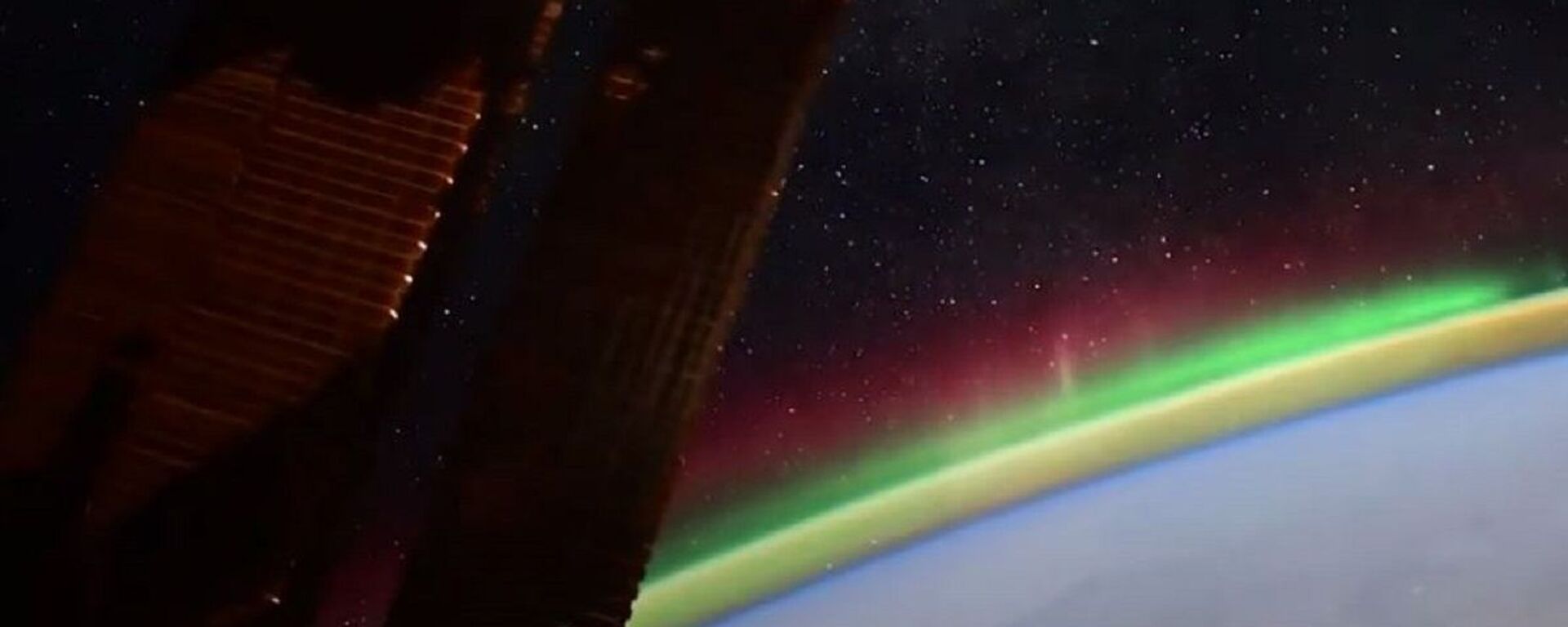 Внеземная красота: российский космонавт снял северное сияние - Sputnik Абхазия, 1920, 15.01.2021