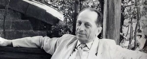 Миха Лакрба  Миха Лакрба  - Sputnik Абхазия