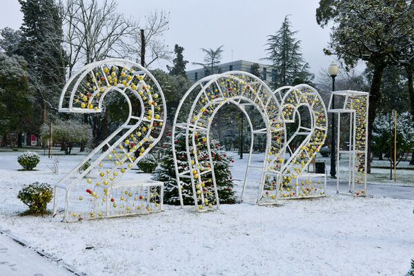 Первый снег в столице Абхазии - Sputnik Абхазия