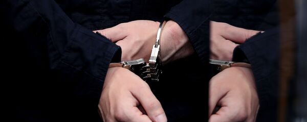 Стефан Баллиет, обвиняемый в застреле двух человек после попытки штурма синагоги в Галле-ан-дер-Заале, восточная Германия, носит наручники, когда прибывает в район на начало 26-го дня судебного заседания 21 декабря 2020 г Стефан Баллиет, обвиняемый в застреле двух человек после попытки штурма синагоги в Галле-ан-дер-Заале, восточная Германия, носит наручники, когда прибывает в район на начало 26-го дня судебного заседания 21 декабря 2020 г - Sputnik Аҧсны