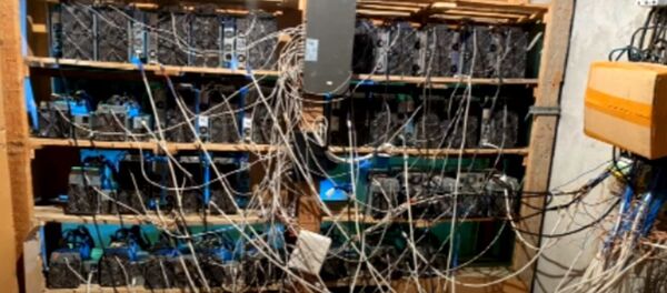 В результате рейдовых мероприятий за сутки обесточены крипто-фермы общей мощностью около 25 Мегаватт В результате рейдовых мероприятий за сутки обесточены крипто-фермы общей мощностью около 25 Мегаватт - Sputnik Абхазия