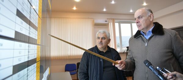 Аслан Бжания посетил диспетчерскую  Черноморэнерго Аслан Бжания посетил диспетчерскую  Черноморэнерго - Sputnik Аҧсны