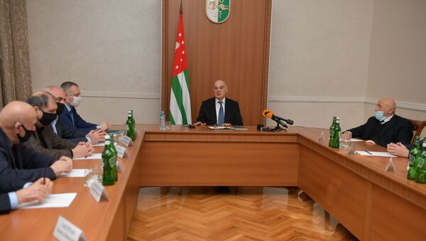 Встреча Аслана Бжания с Парламентом Абхазии  - Sputnik Абхазия