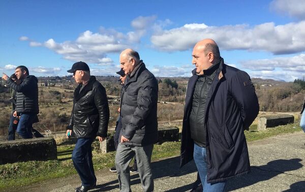 Аслан Бжания посетил перепадную станцию ГЭС-1 в Ткуарчалском районе - Sputnik Абхазия
