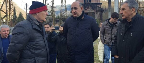 Президент посетил с рабочим визитом бывшую Ткуарчалскую ГРЭС Президент посетил с рабочим визитом бывшую Ткуарчалскую ГРЭС - Sputnik Абхазия