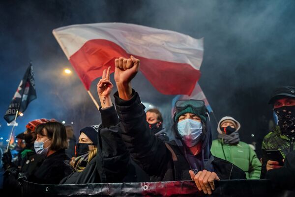 Учатники акции протеста против закона об абортах в Варшаве, Польша - Sputnik Абхазия