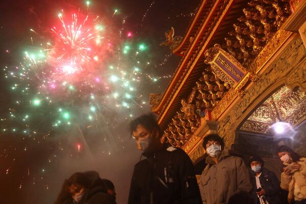 Фейерверк по случаю лунного Нового года в Тайбэе, Тайвань - Sputnik Абхазия