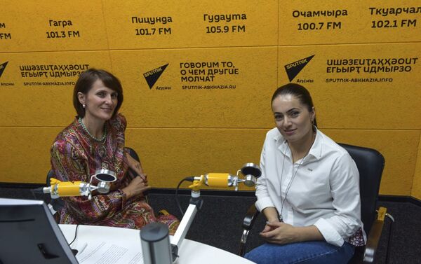 Наала Мукба и Сусана Садзба в студии Sputnik Абхазия  - Sputnik Абхазия