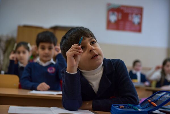Открытие школ после карантина  - Sputnik Абхазия