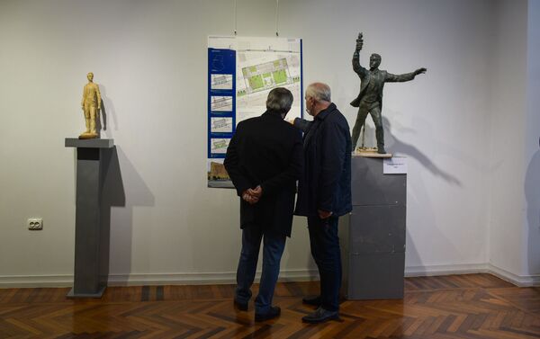 Выставка в ЦВЗ конкурсных проектов на памятник Ардзинба - Sputnik Абхазия