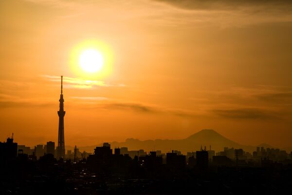 Токио во время заката солнца, Япония - Sputnik Абхазия