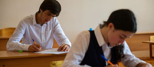 Выпускные экзамены в 4 школе г.Сухум Выпускные экзамены в 4 школе г.Сухум - Sputnik Абхазия