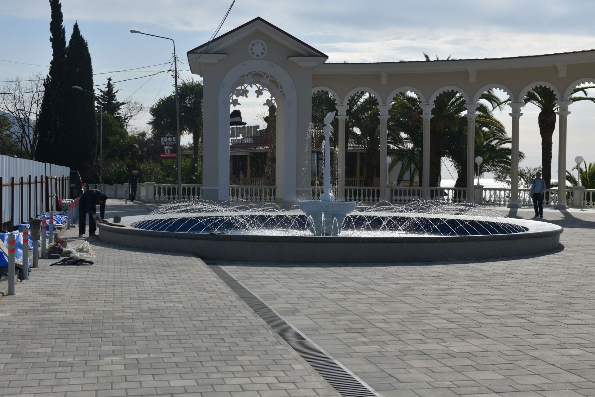 Последний рывок: как продвигается ремонт парка Ольденбургского в Гагре  - Sputnik Абхазия, 1920, 26.02.2021
