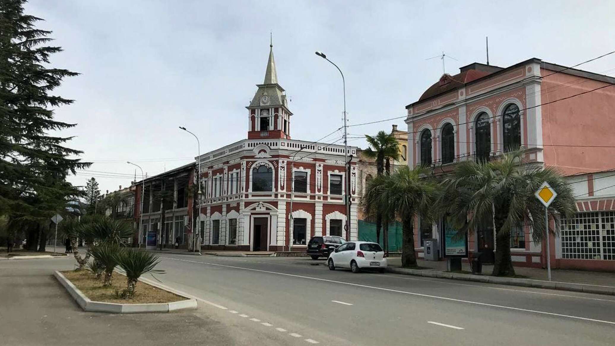 Городской рынок гудаута фото