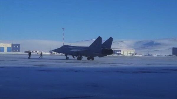 Учение экипажей истребителей МиГ-31БМ по перехвату условного самолета нарушителя - Sputnik Абхазия