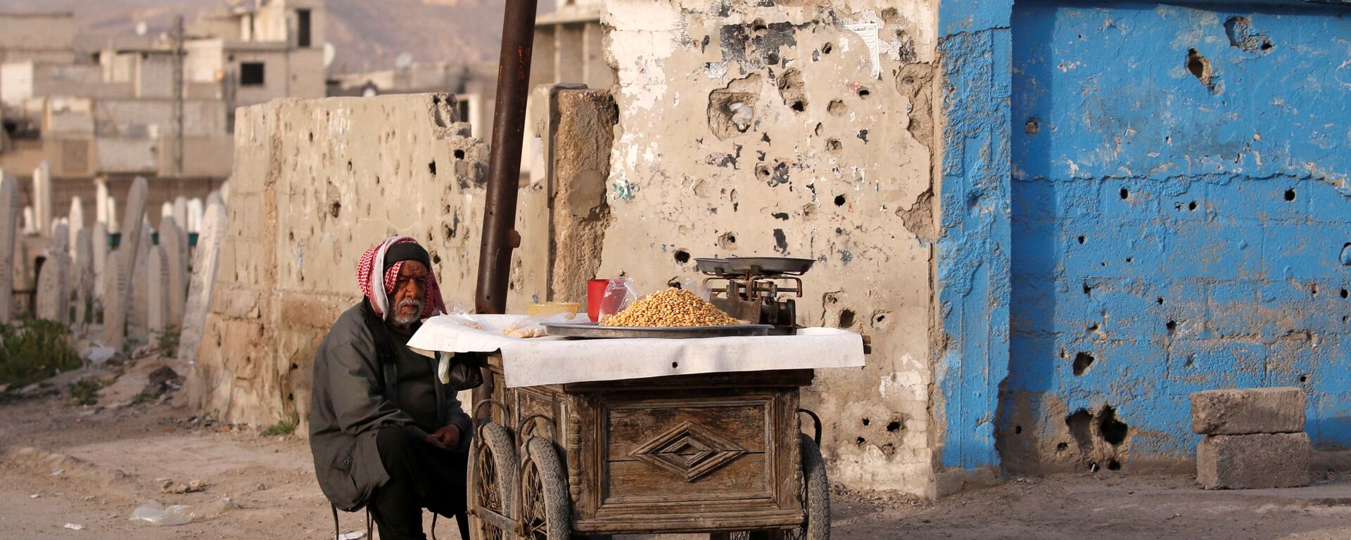 Уличный продавец в Думе, пригороде Дамаска, Сирия - Sputnik Абхазия, 1920, 08.06.2021