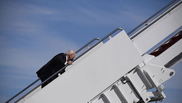 Президент США Джо Байден совершает поездку во время посадки на борт Air Force One на совместной базе Эндрюс в Мэриленде 19 марта 2021 года - Sputnik Аҧсны