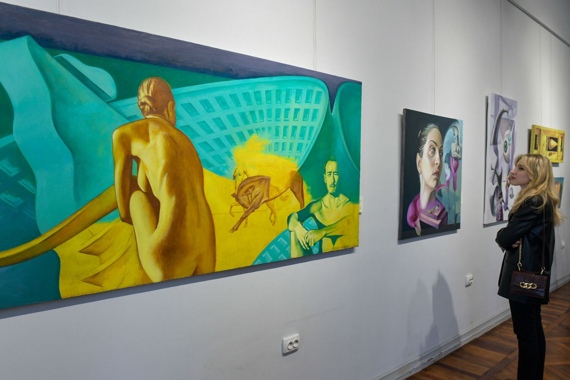 Выставка художника Адгура Ампар Межвременье открылась в ЦВЗ Сухума - Sputnik Абхазия, 1920, 30.03.2021