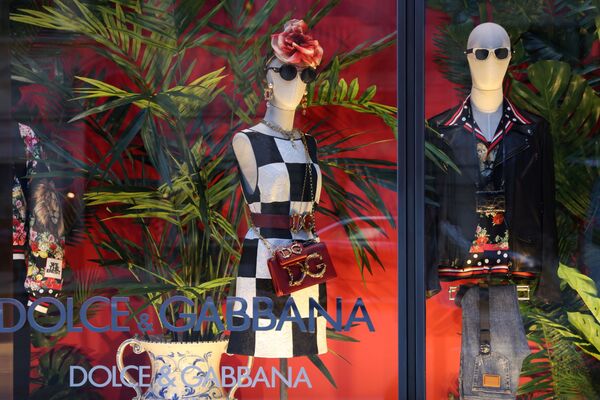 Витрина магазина Dolce & Gabbana в Нью-Йорке - Sputnik Абхазия