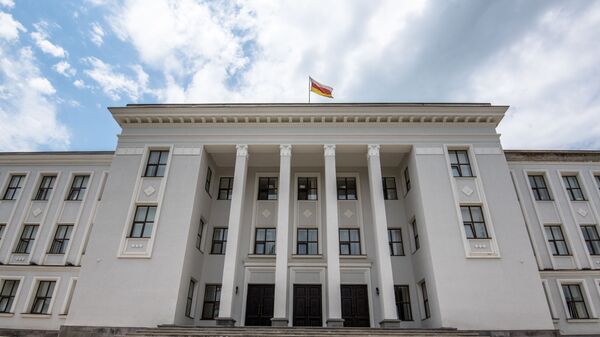 Здание Парламента Республики Южная Осетия в Цхинвале. - Sputnik Аҧсны