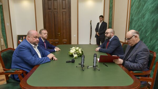 Встреча Президента Бжания с представителями Ростуризма - Sputnik Абхазия
