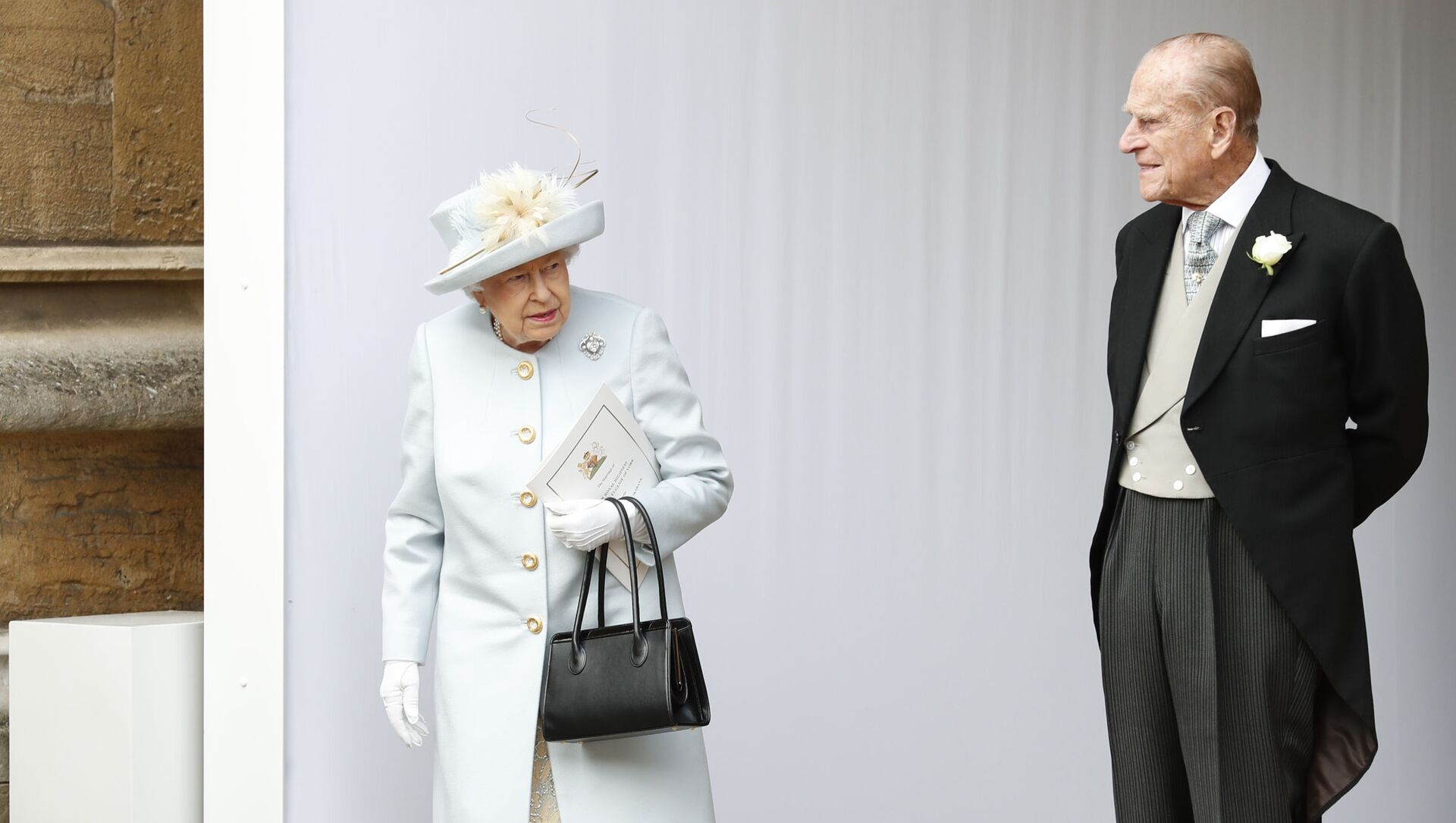 Британская королева Елизавета II и принц Филипп на свадьбе принцессы Евгении и Джека Бруксбанка, 2018 год - Sputnik Аҧсны, 1920, 09.04.2021